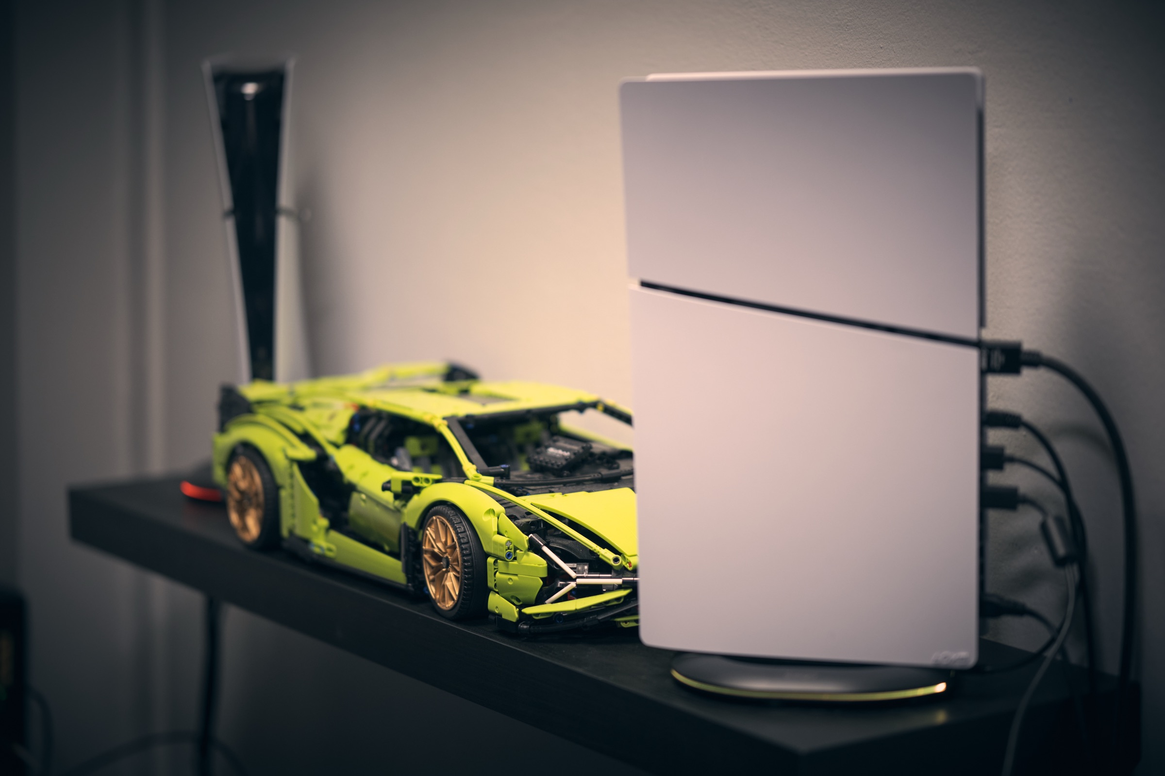 Lounge zóna s PS5 a LEGO